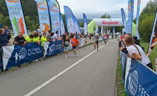 Bieg na 1 km cieszył się wielkim zainteresowaniem na Festiwalu Biegowym w Piwnicznej - 39